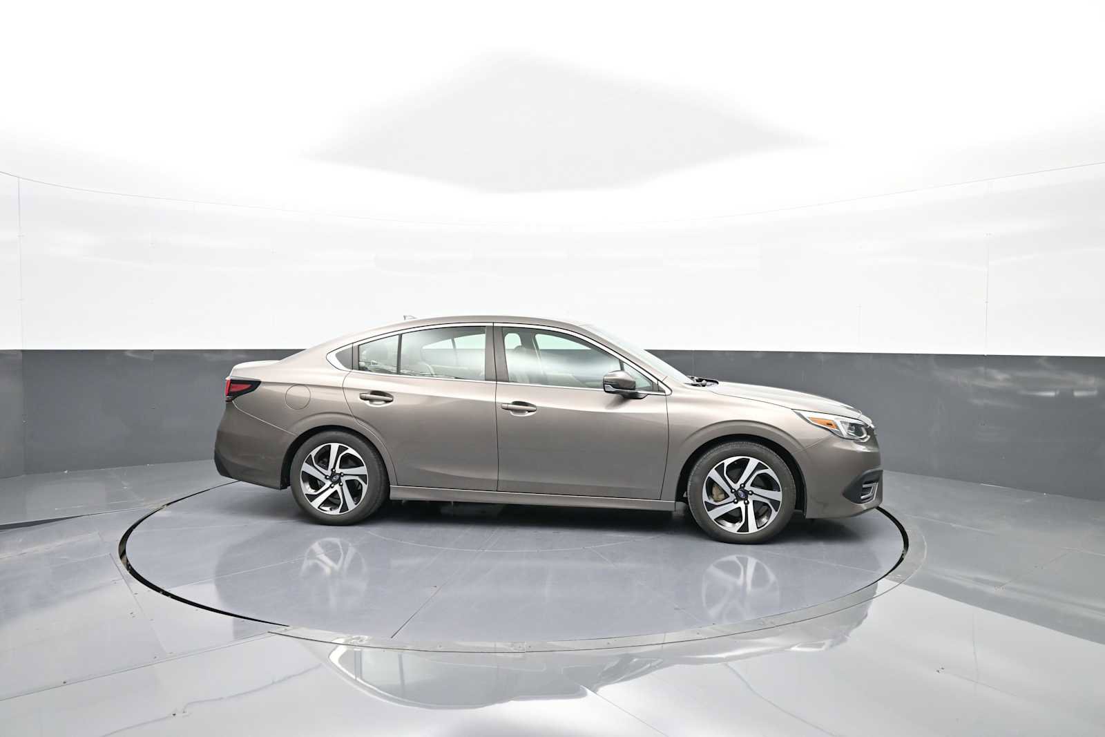 Used 2022 Subaru Legacy Limited image 7