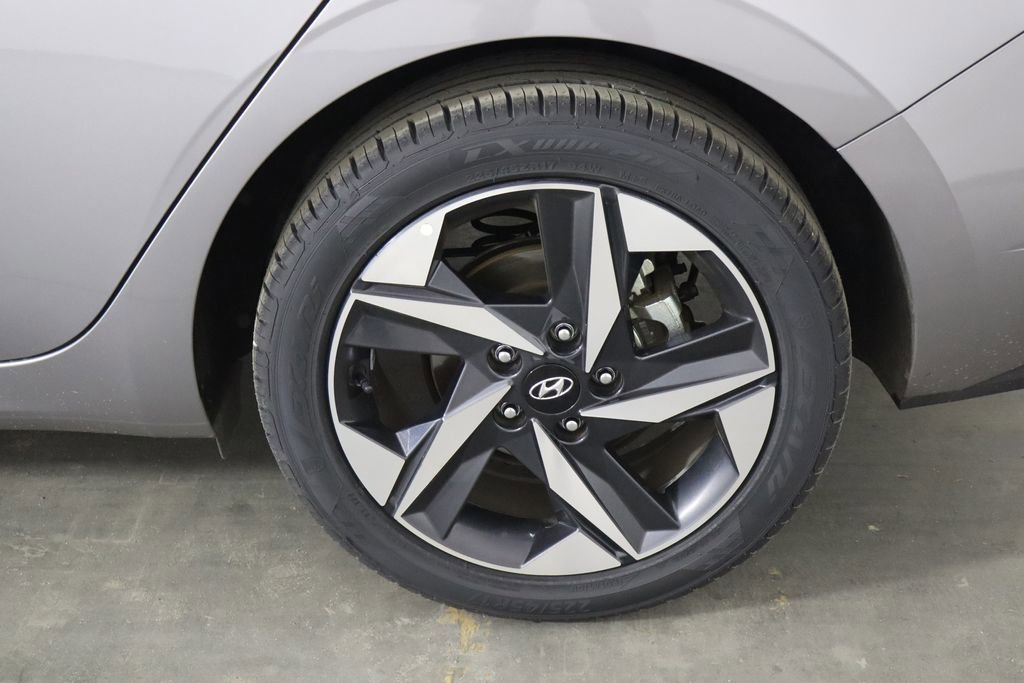 Used 2023 Hyundai Elantra SEL w/ Convenience Package FWD image 40
