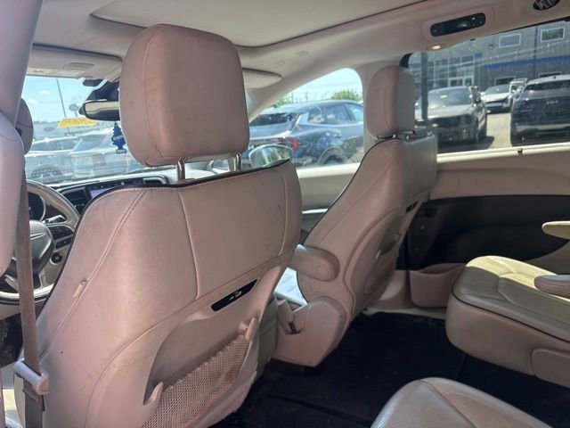 Used 2021 Chrysler Pacifica Limited AWD/4WD image 22