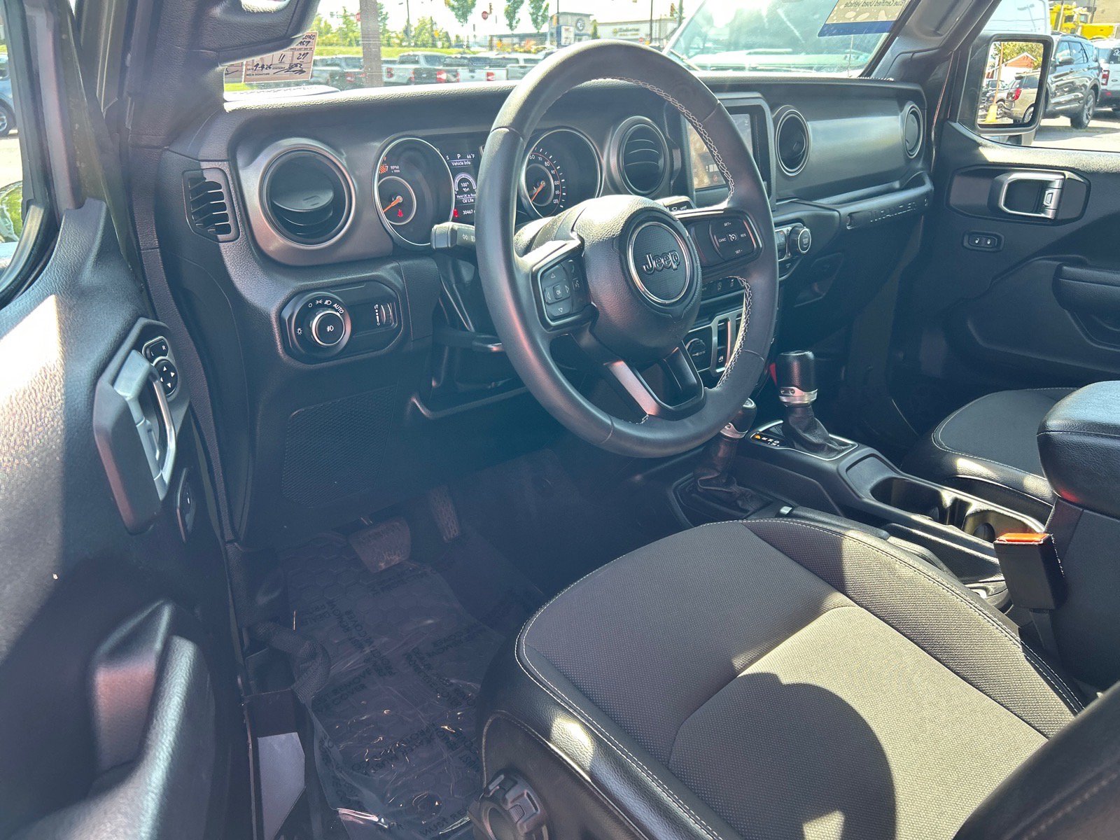 Used 2023 Jeep Wrangler Sport AWD/4WD image 2