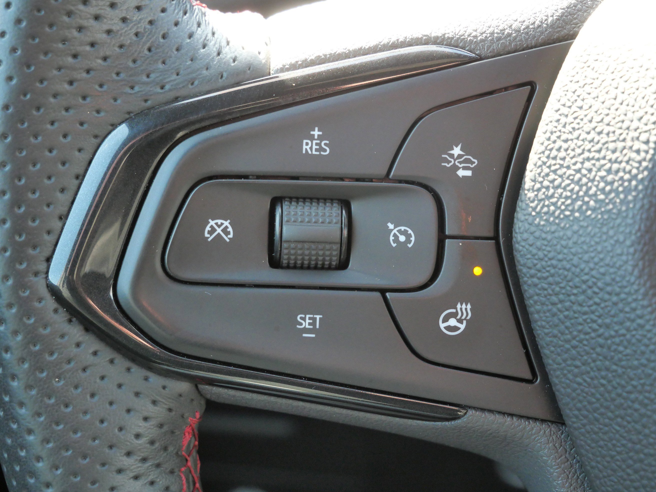 Used 2023 Chevrolet TrailBlazer RS w/ Convenience Package image 32