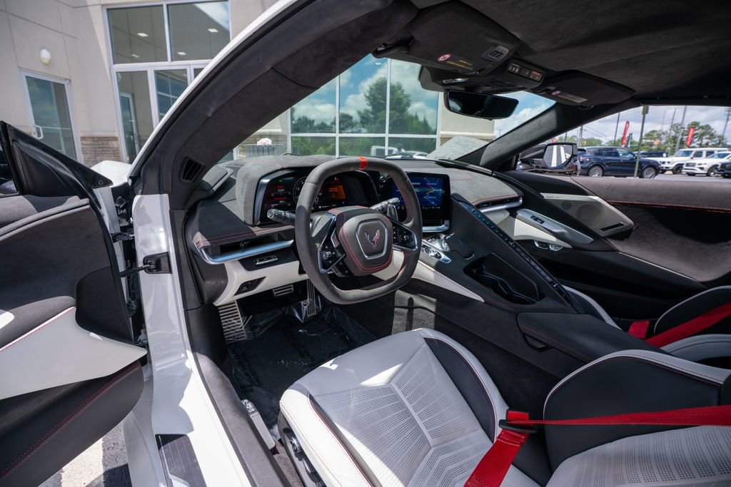 Used 2023 Chevrolet Corvette Stingray Premium Conv w/ Z51 Performance Package RWD image 34