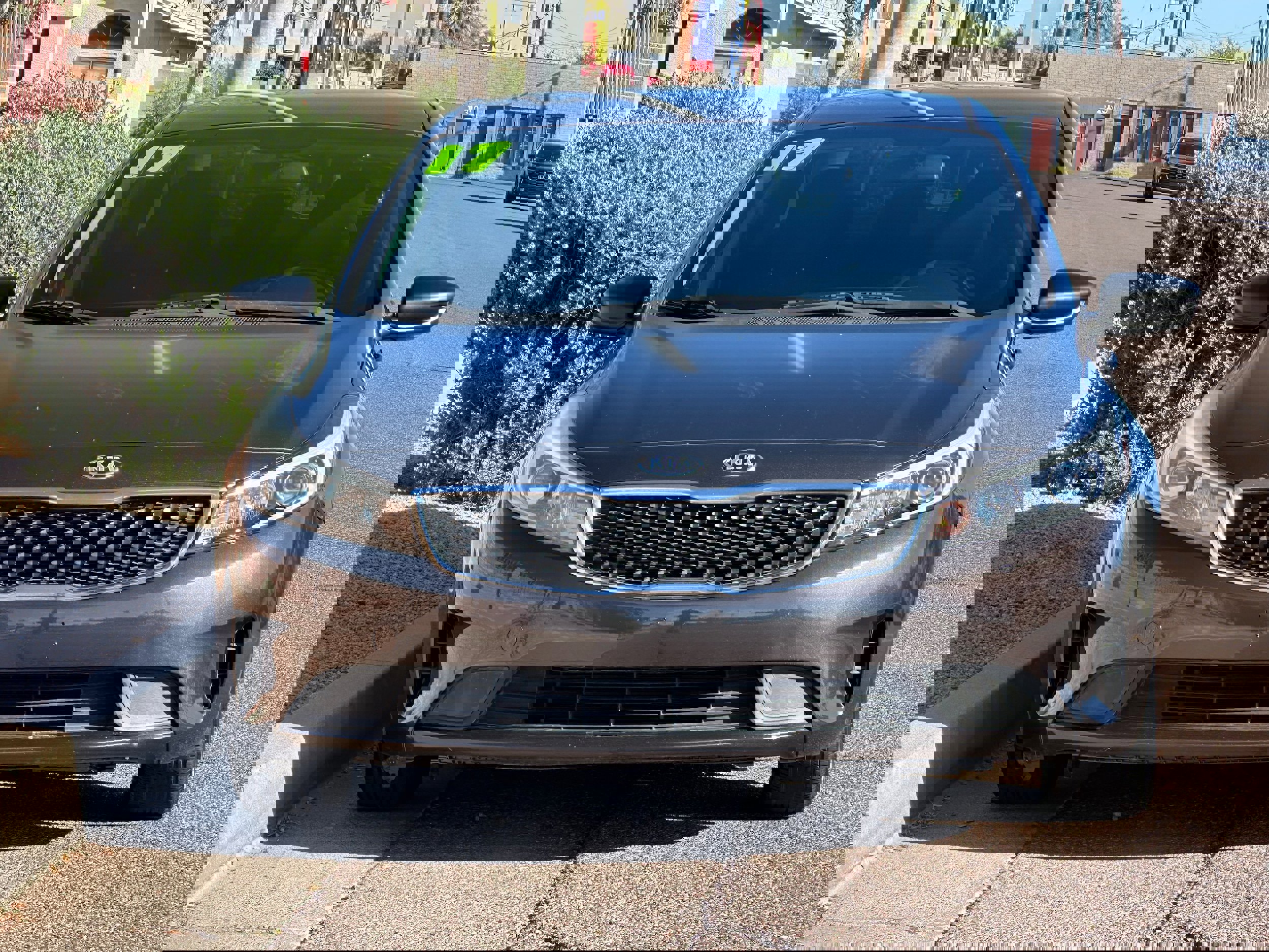 Used 2017 Kia Forte LX image 2