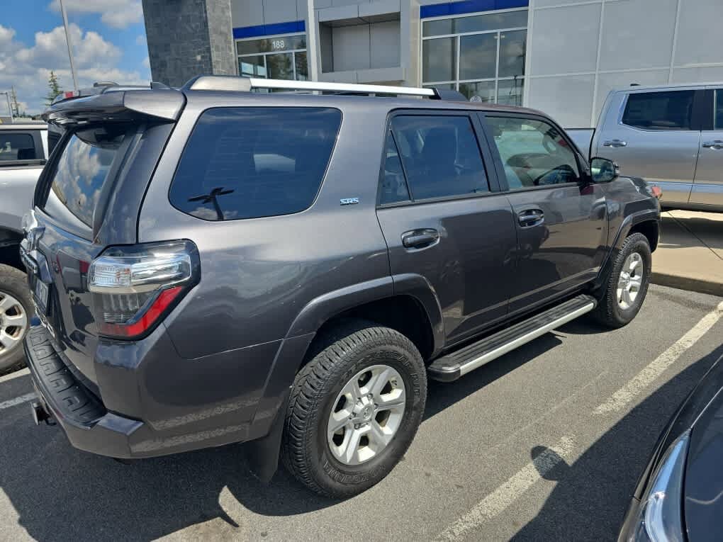 Used 2020 Toyota 4Runner SR5 Premium w/ Moonroof Package AWD/4WD image 11