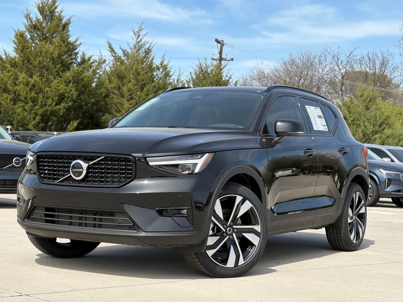 New 2026 Volvo XC40 B4 Plus w/ Protection Package Premier video 2