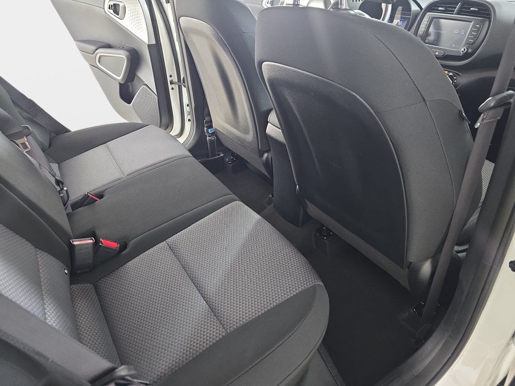 Used 2022 Kia Soul LX w/ Technology Package FWD image 12
