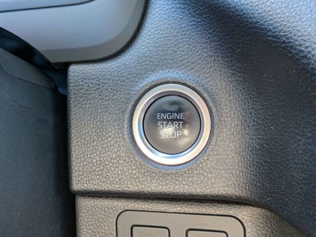 Used 2022 Toyota Tundra SR5 w/ SR5 Convenience Package image 27