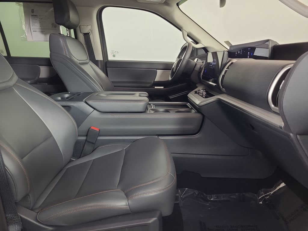 Used 2025 Ford Expedition Max Active AWD/4WD image 21