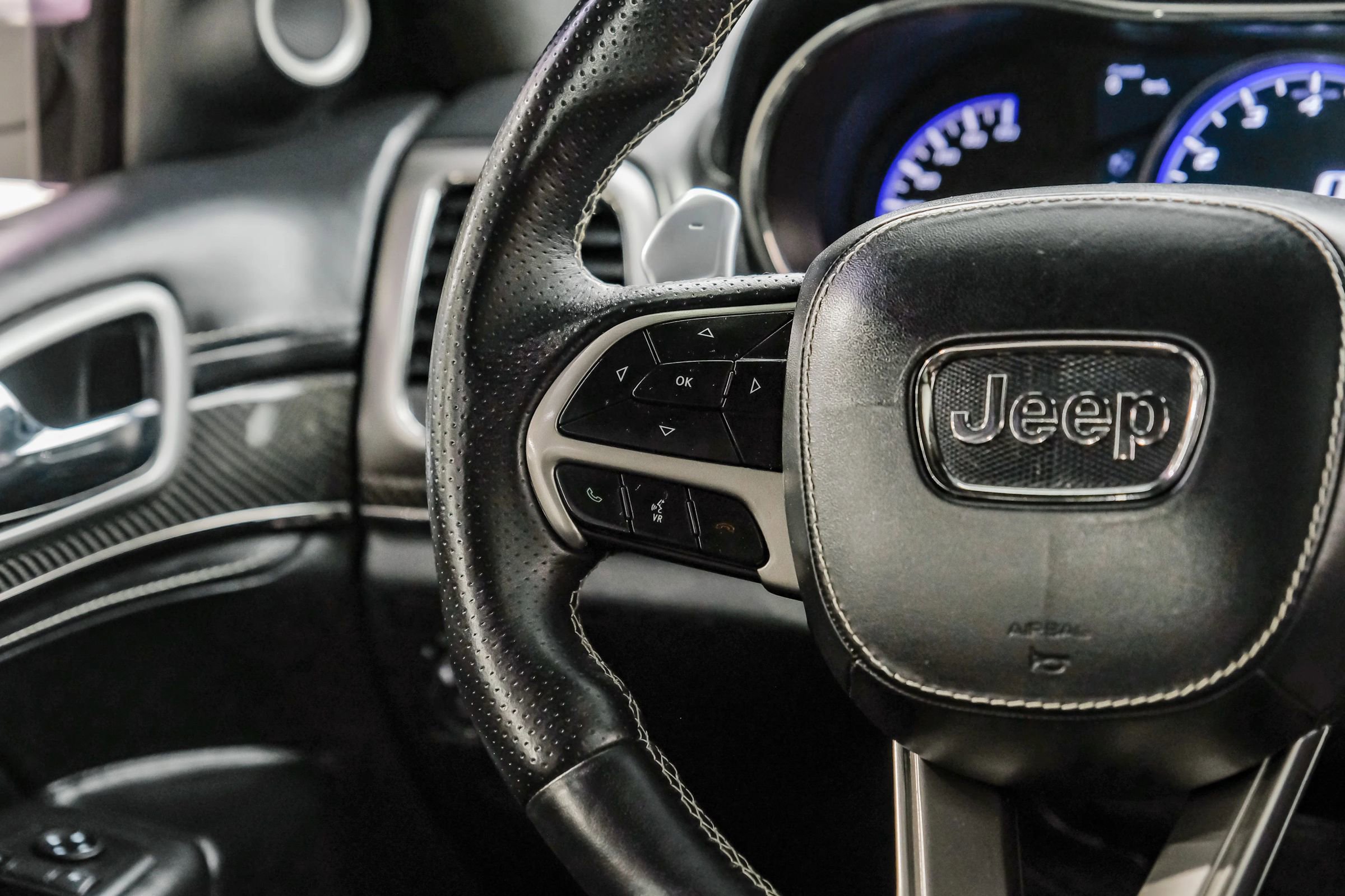 Used 2017 Jeep Grand Cherokee SRT AWD/4WD image 24