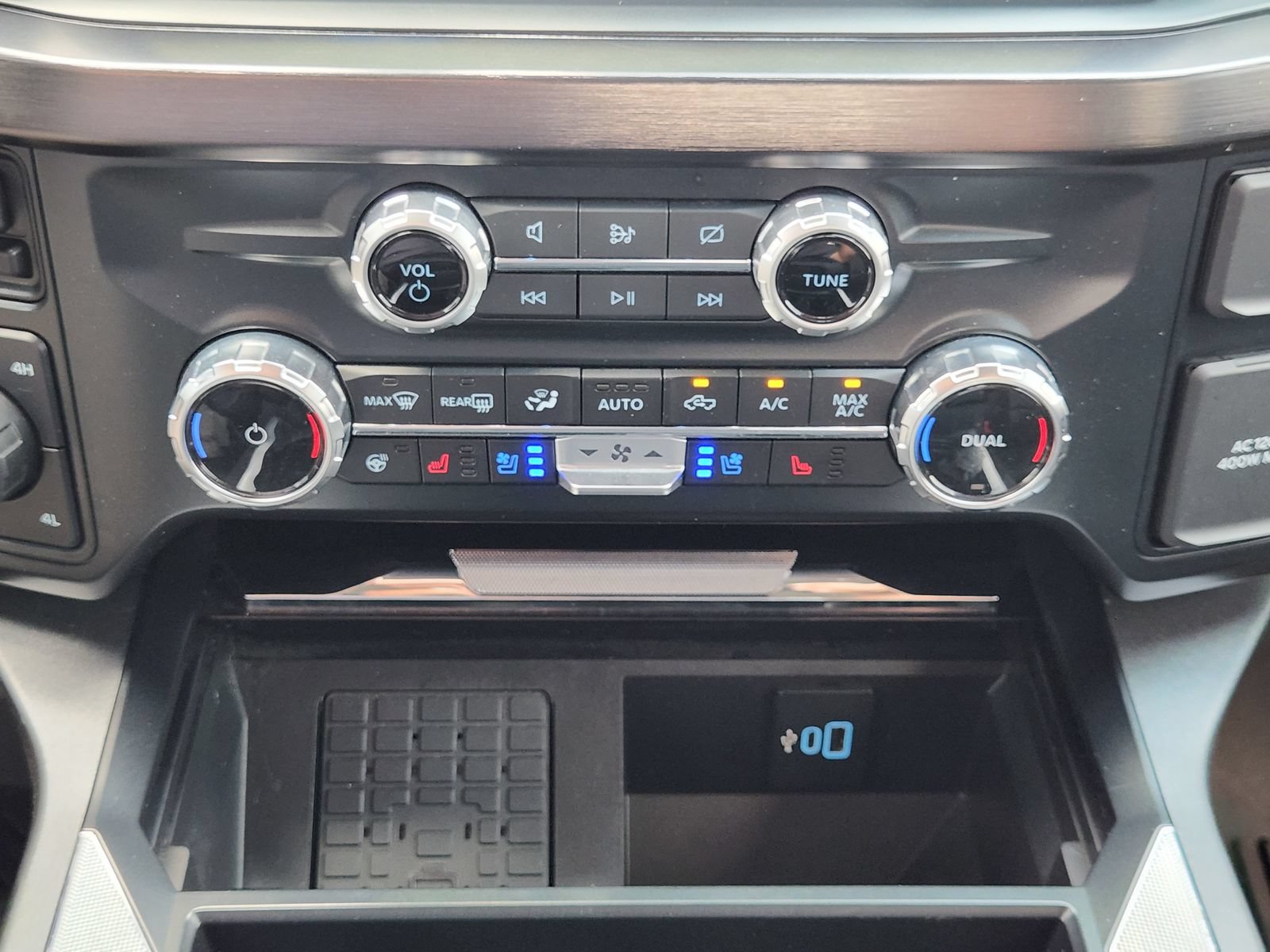 Used 2023 Ford F250 Lariat w/ Lariat Ultimate Package AWD/4WD image 21