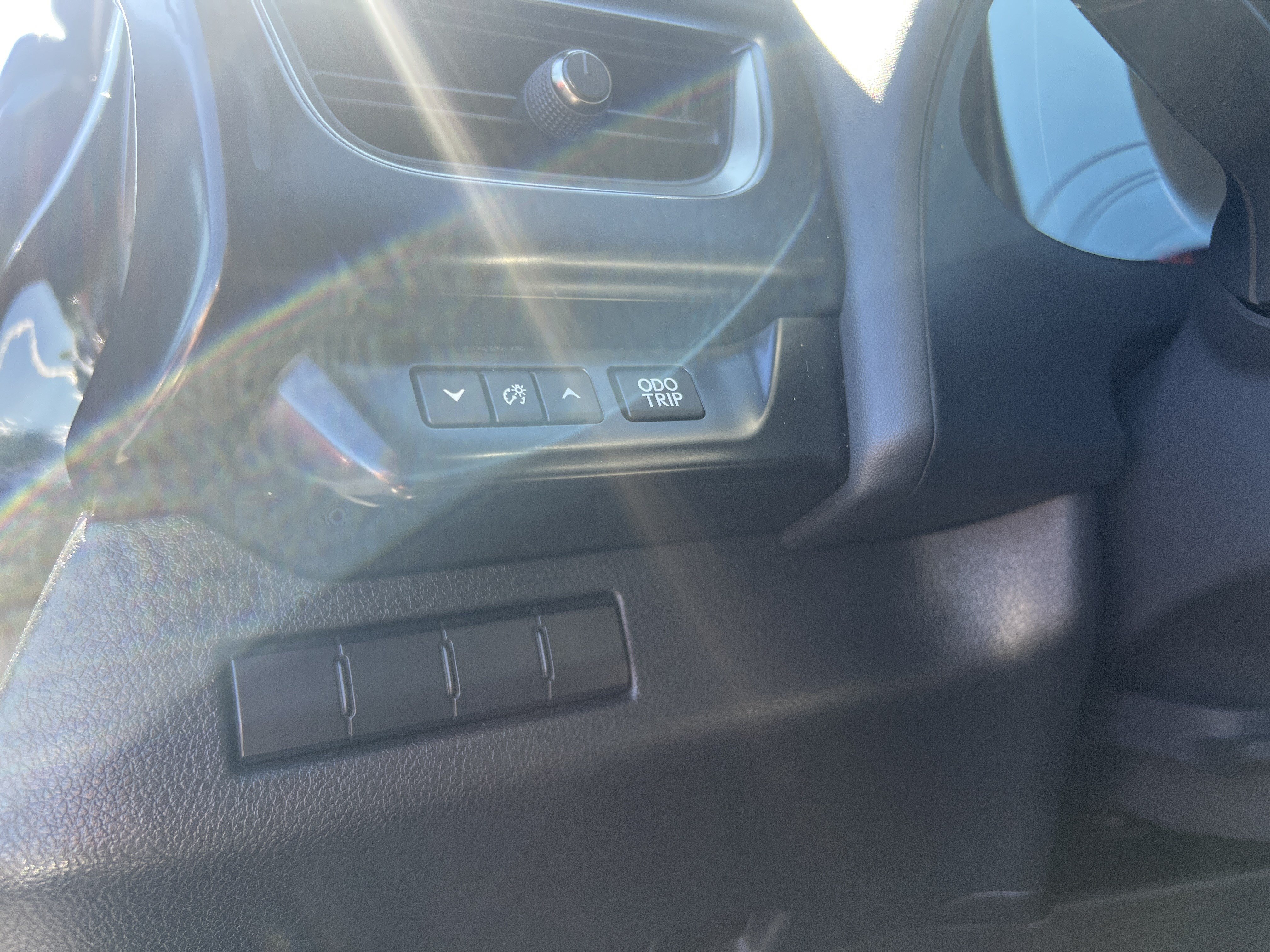 Used 2021 Lexus UX 250h w/ Accessory Package (Z1) AWD/4WD image 17