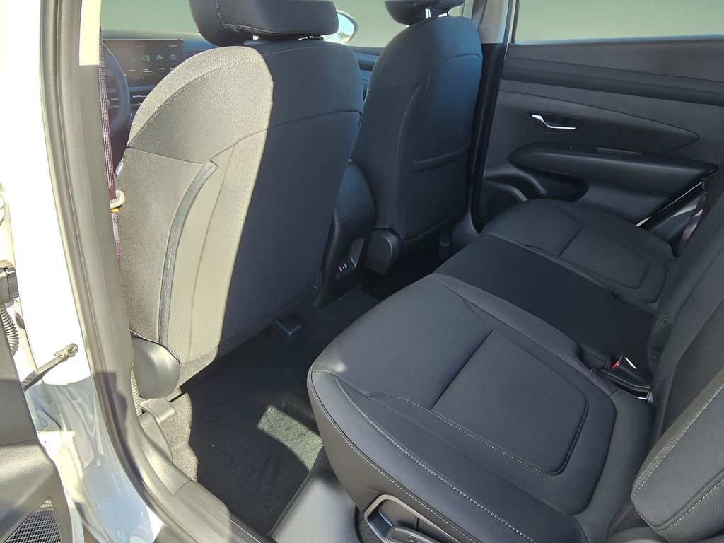 New 2026 Hyundai Tucson SE image 15