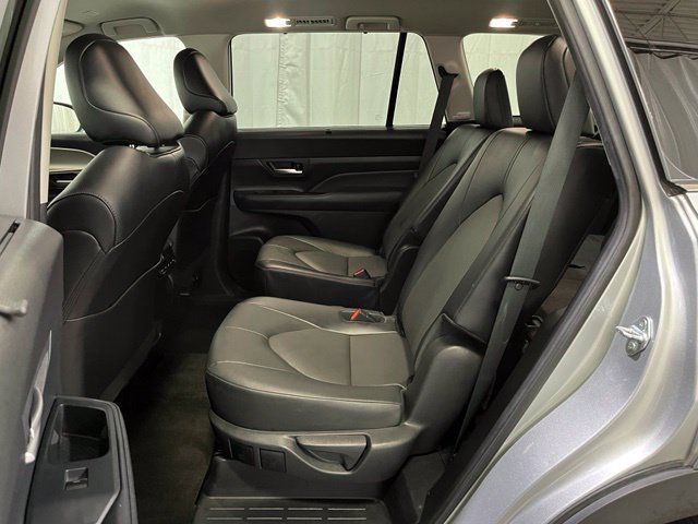 Certified 2024 Toyota Grand Highlander AWD image 12