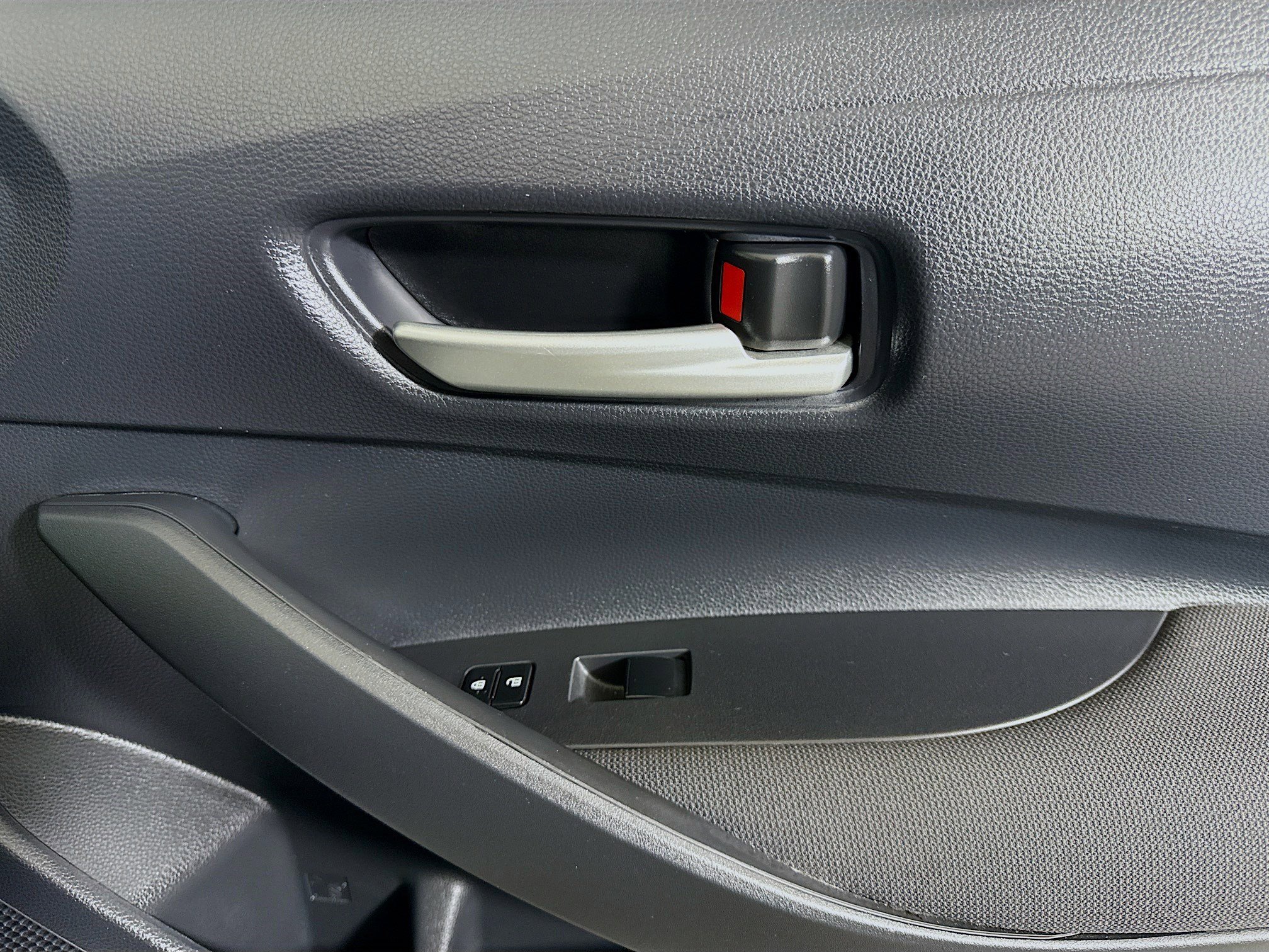 Used 2021 Toyota Corolla LE image 30