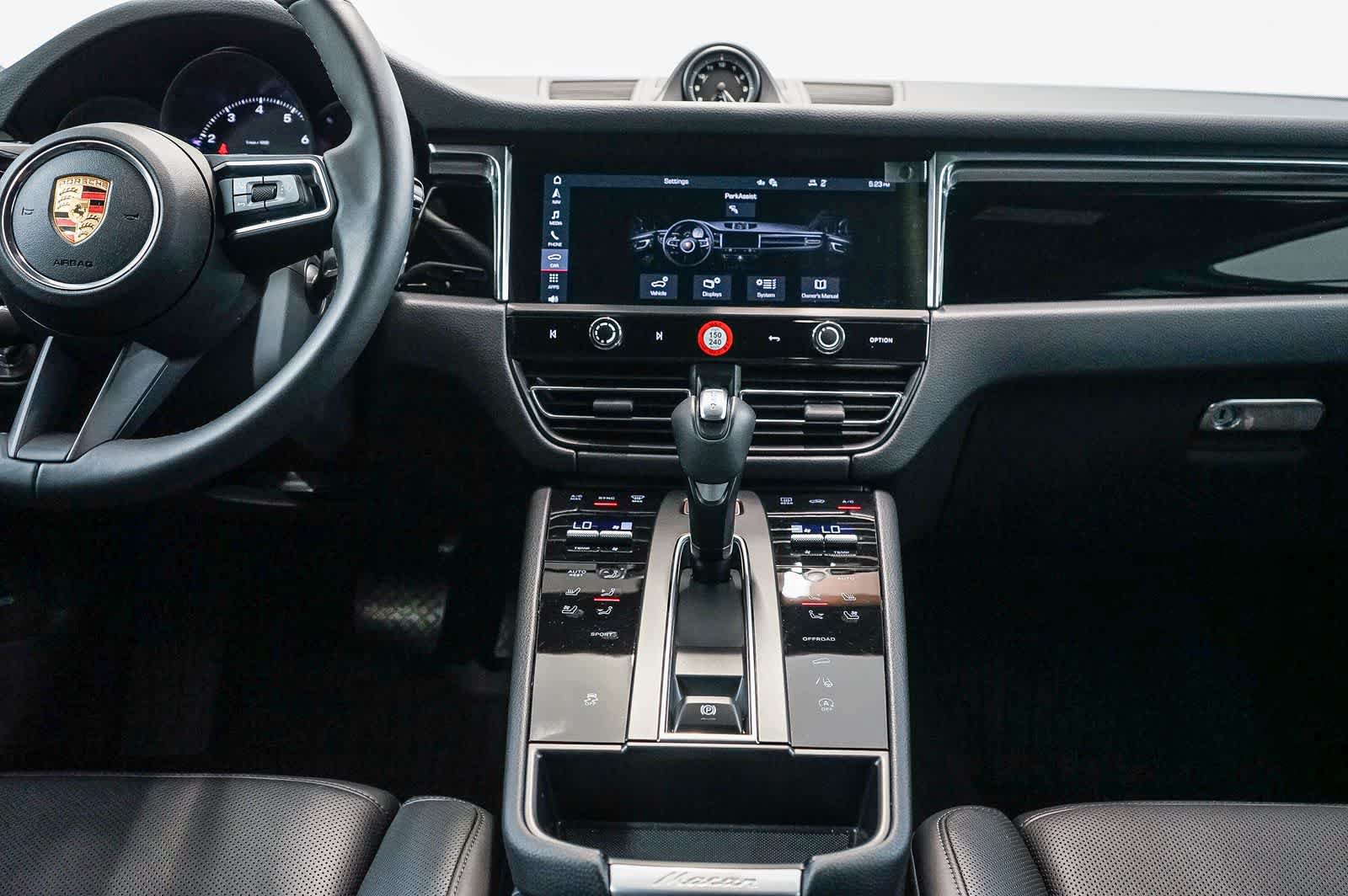 Certified 2026 Porsche Macan AWD/4WD image 19
