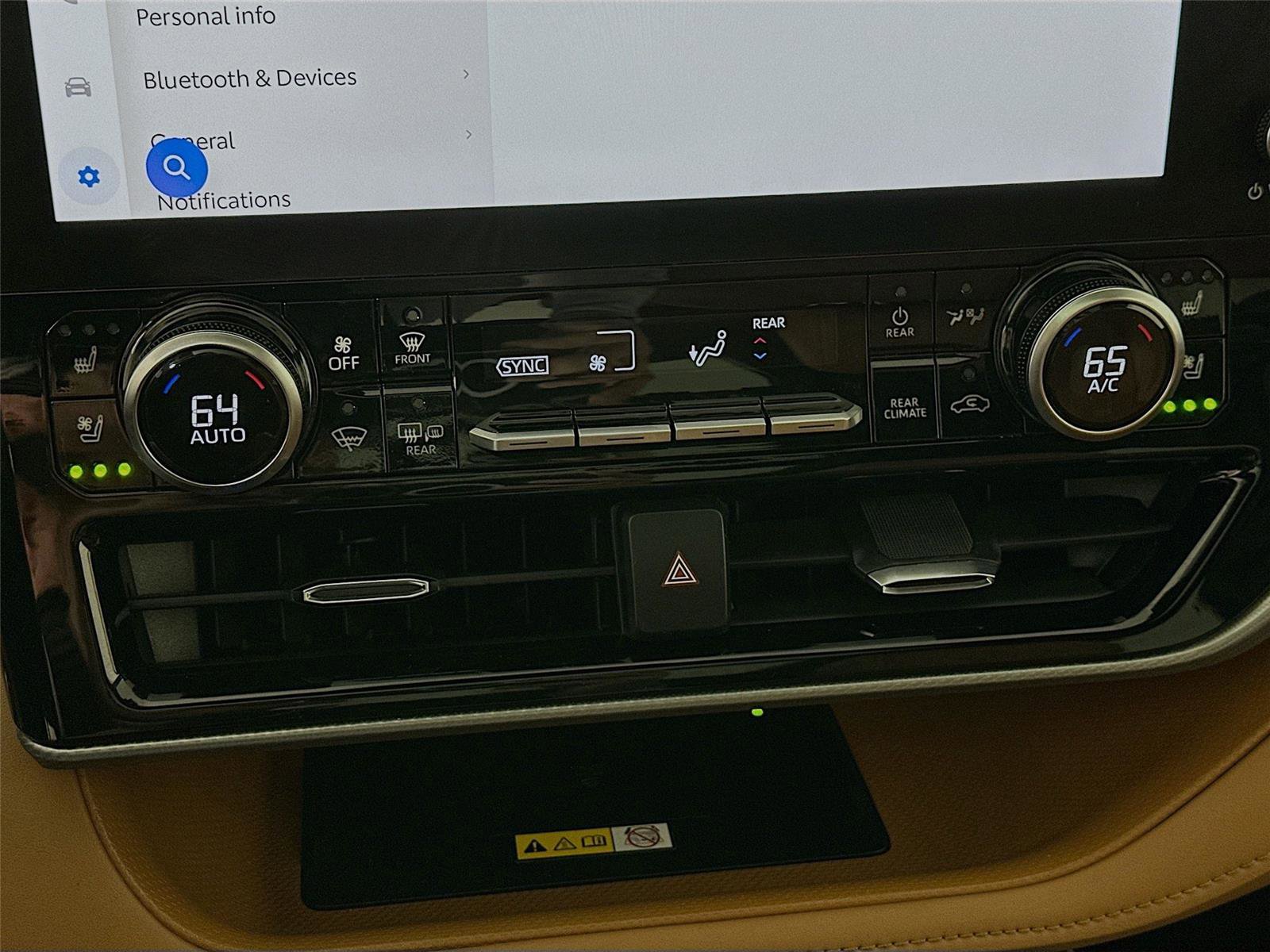 Used 2025 Toyota Highlander Platinum image 9