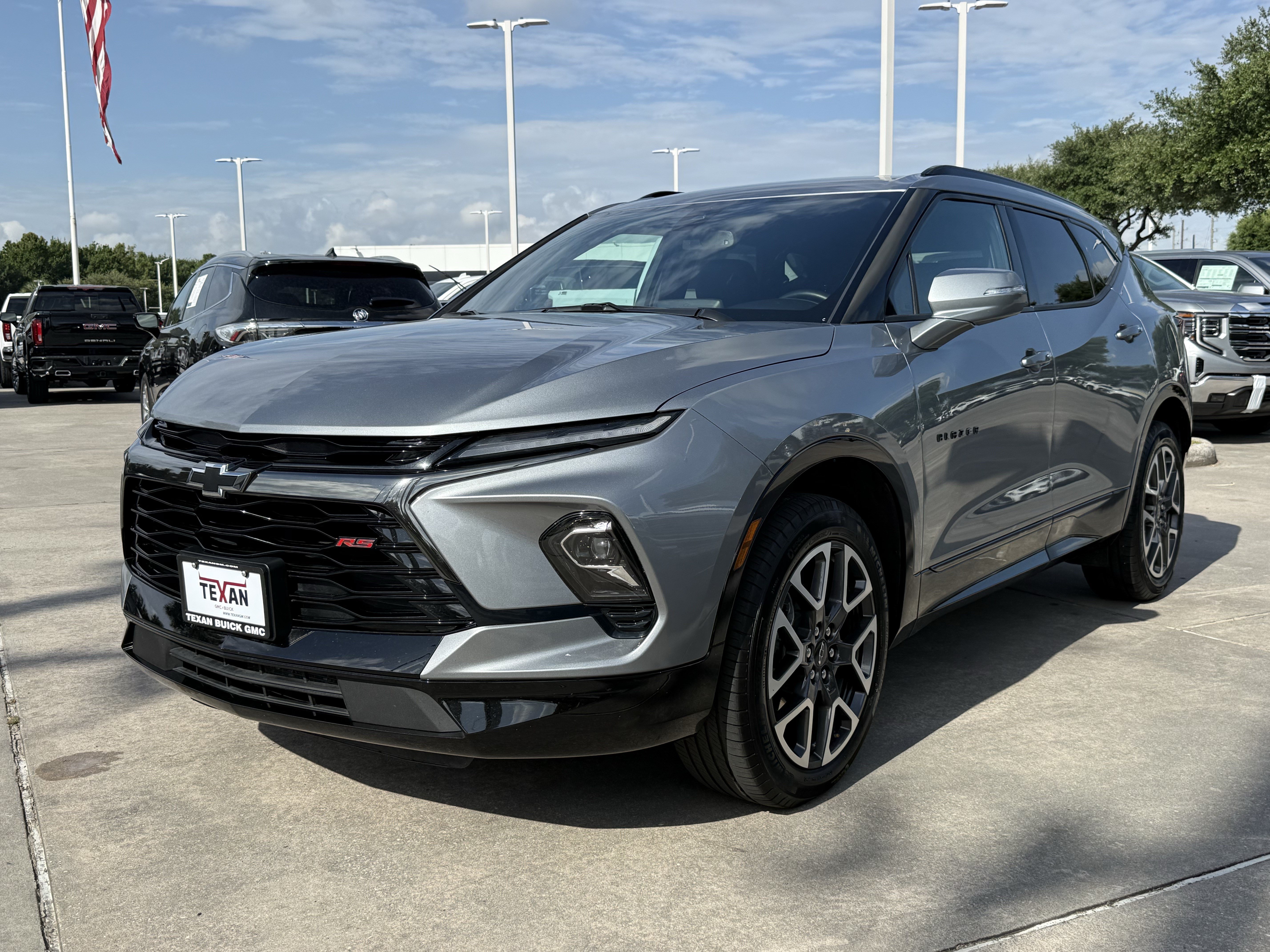 Used 2025 Chevrolet Blazer RS FWD image 9