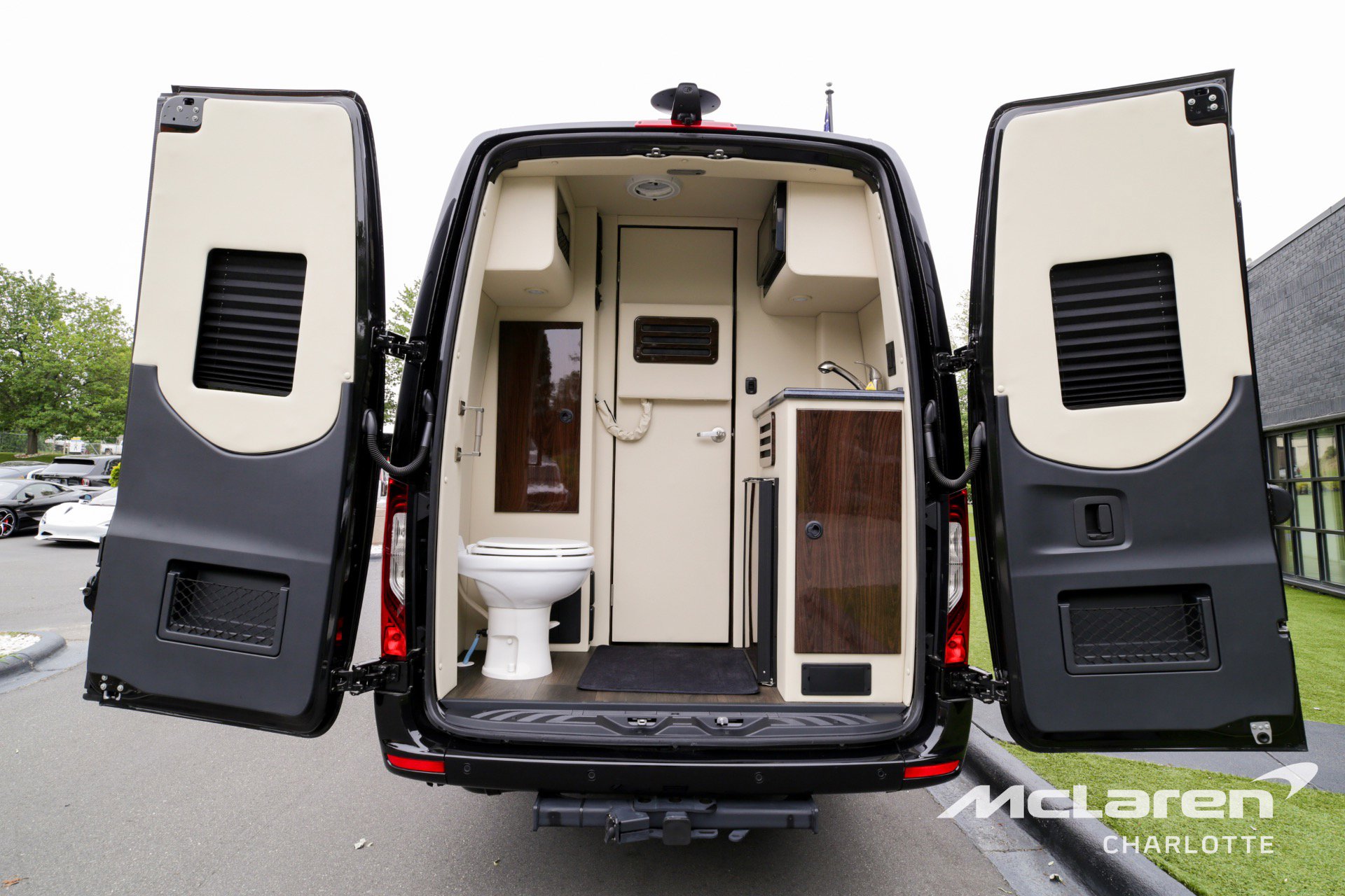 Used 2023 Mercedes-Benz Sprinter 3500 image 16