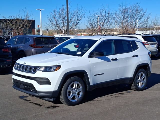 Used 2024 Jeep Compass Sport image 7