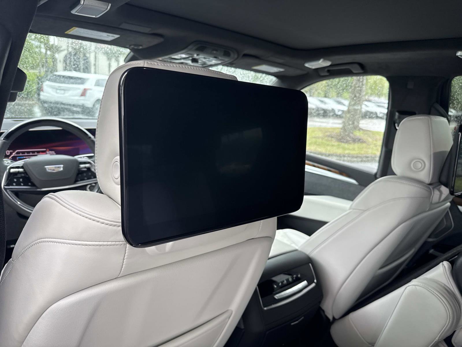 Used 2025 Cadillac Escalade Sport Platinum image 18
