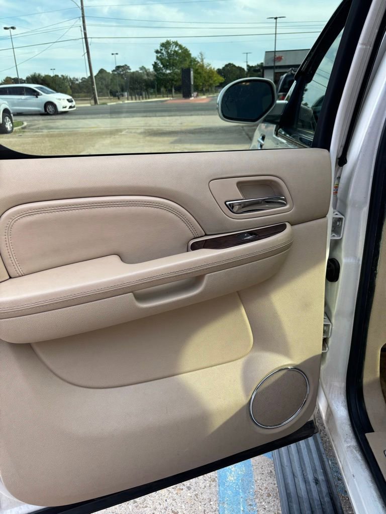 Used 2012 Cadillac Escalade ESV Luxury image 10