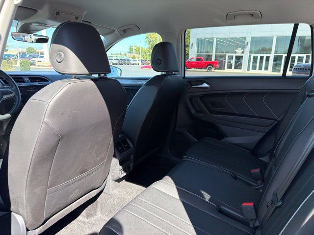 Used 2024 Volkswagen Tiguan SE AWD/4WD image 34