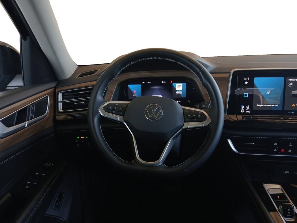 Used 2025 Volkswagen Atlas SE FWD image 12