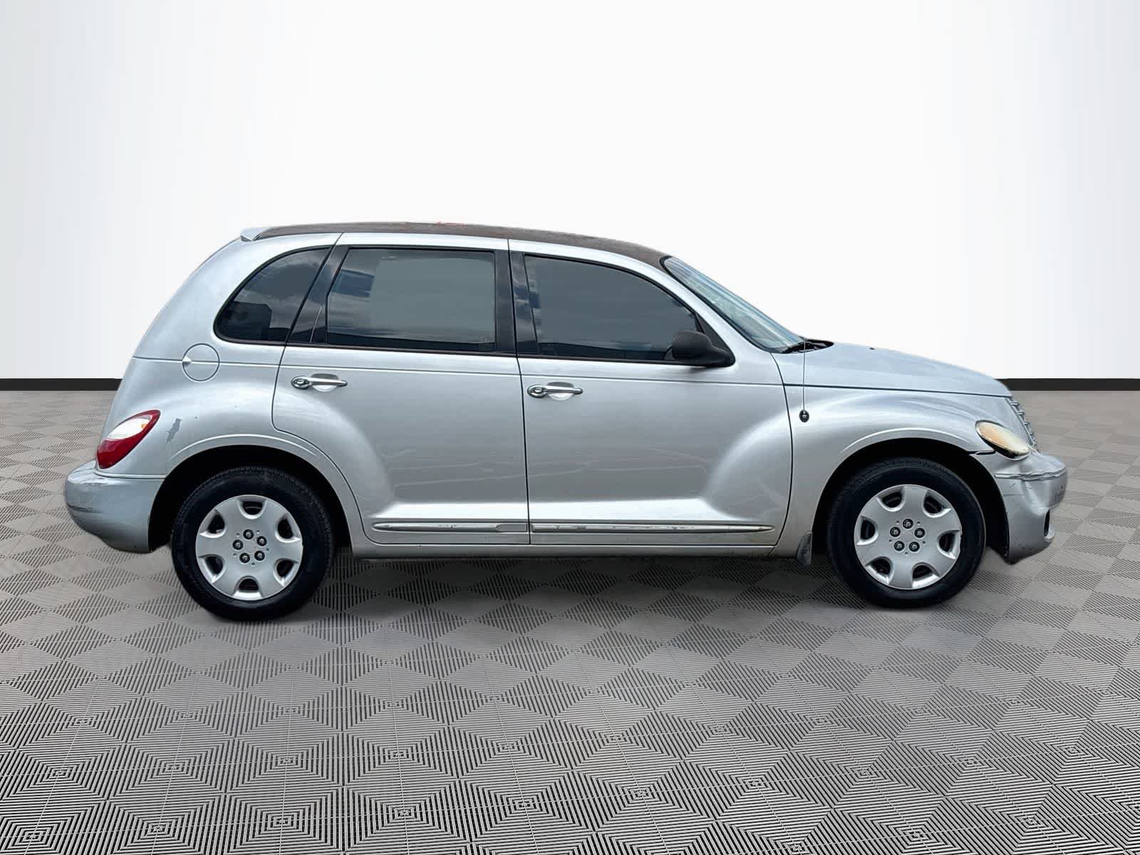 Used 2007 Chrysler PT Cruiser FWD image 4