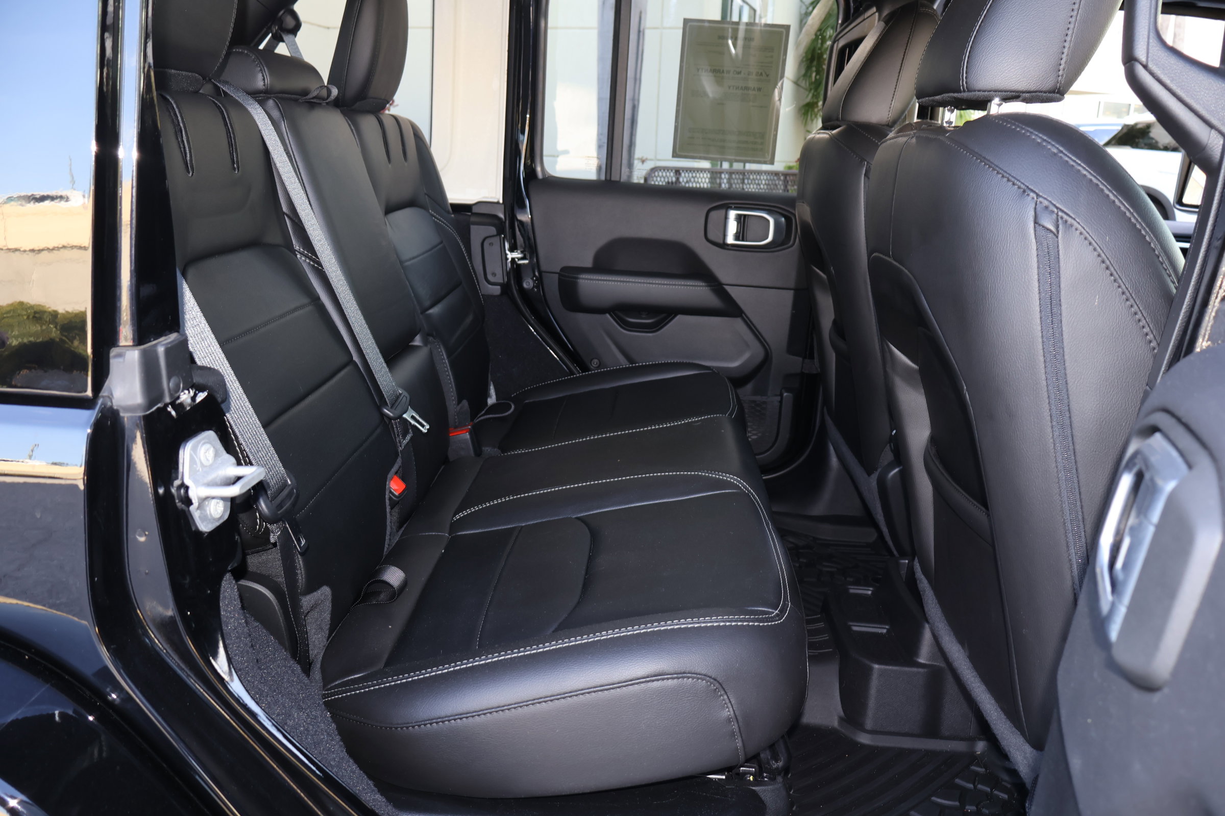 Used 2023 Jeep Wrangler Sahara w/ Cold Weather Group image 21