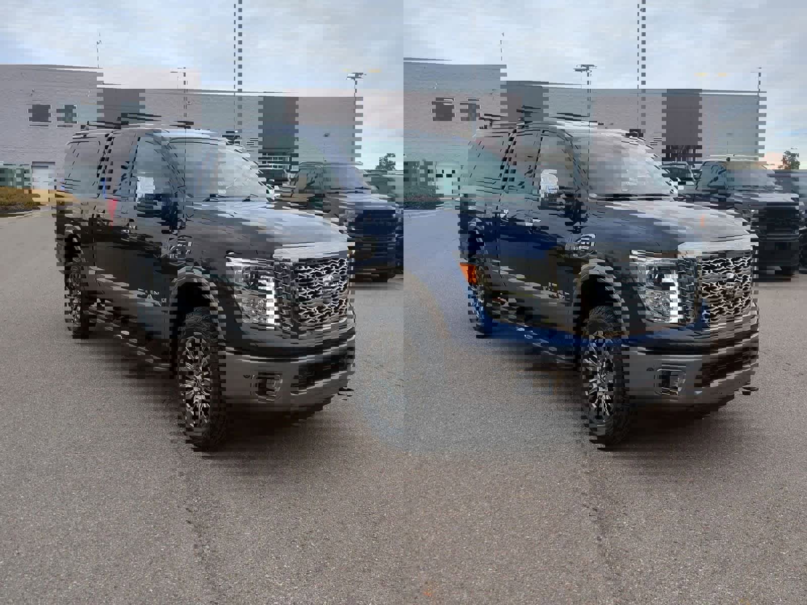 Used 2018 Nissan Titan Platinum Reserve w/ Platinum Utility Package image 2