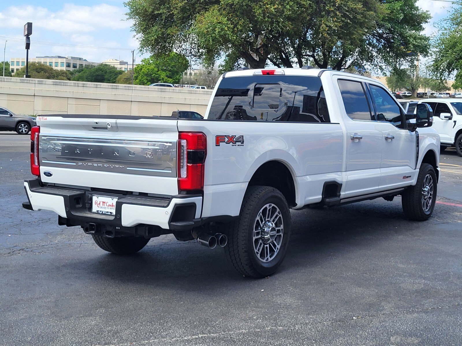 Certified 2026 Ford F350 Platinum w/ Platinum Plus Package AWD/4WD image 4