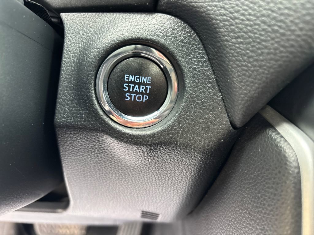 Used 2020 Toyota RAV4 XLE w/ Convenience Package image 26