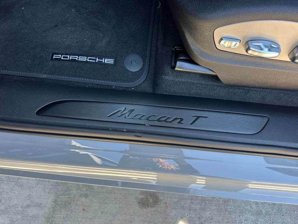 Used 2026 Porsche Macan Turbo AWD/4WD image 23