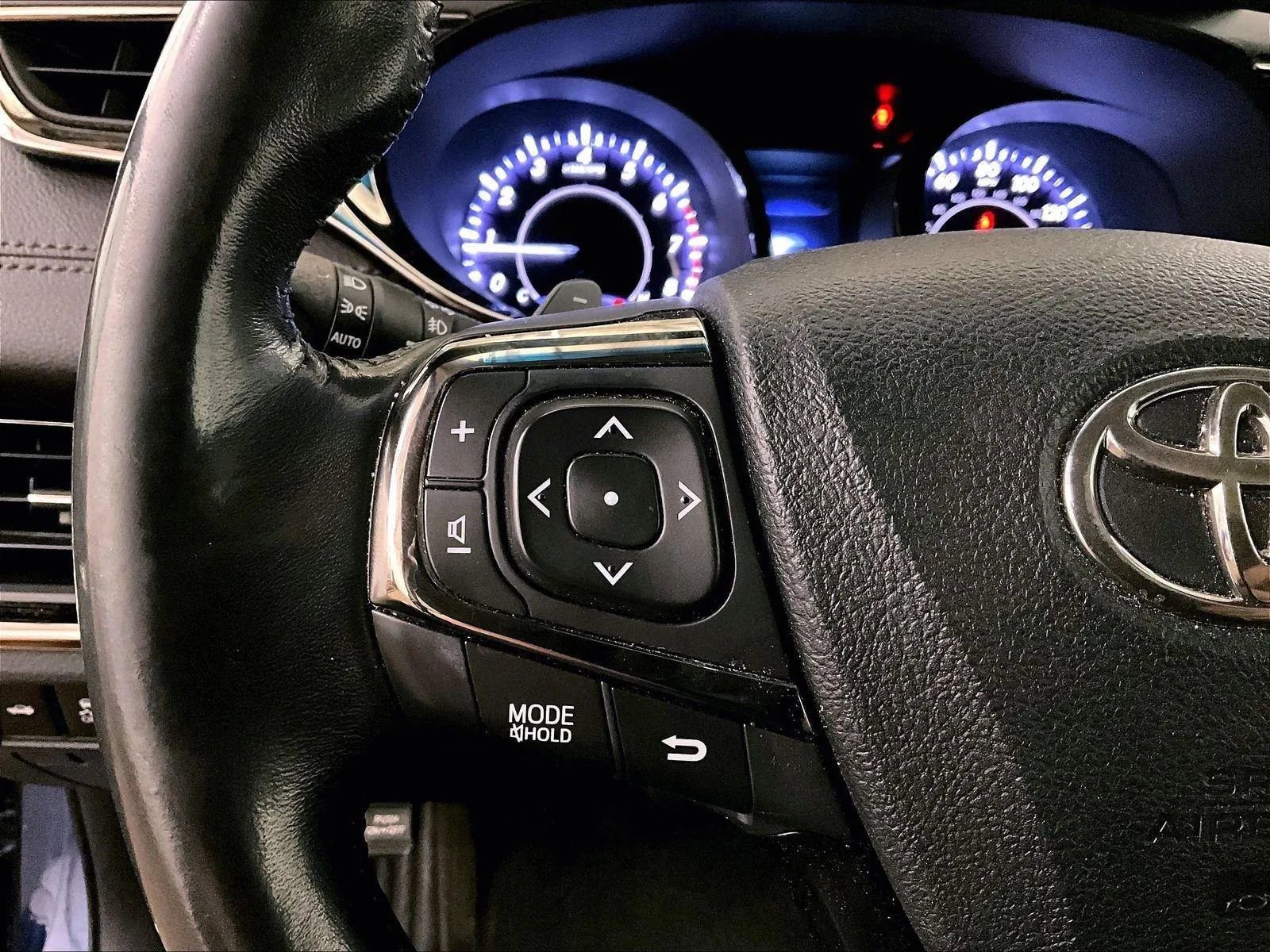 Used 2013 Toyota Avalon XLE Touring image 18