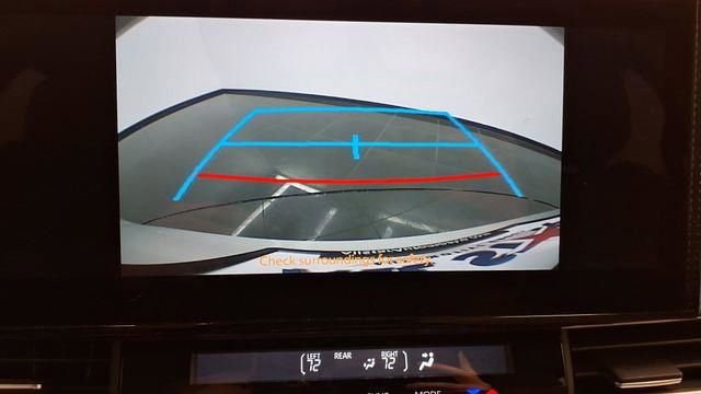 Used 2025 Toyota Sienna XLE image 30