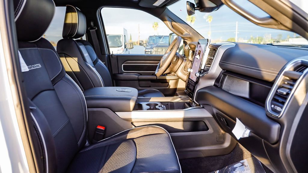 New 2026 RAM 3500 Laramie AWD/4WD image 21