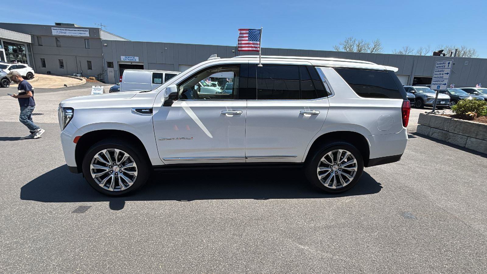 Used 2021 GMC Yukon Denali w/ Denali Ultimate Package AWD/4WD image 4