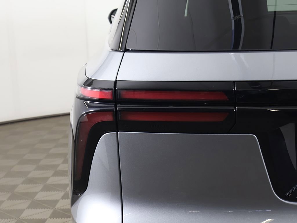 Used 2026 Chevrolet Traverse LT w/ Driver Confidence Package image 15