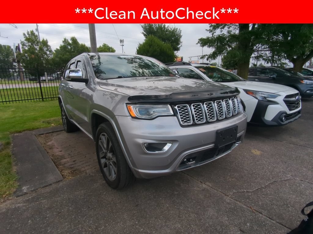 Used 2017 Jeep Grand Cherokee Overland w/ Jeep Active Safety Group AWD/4WD image 3