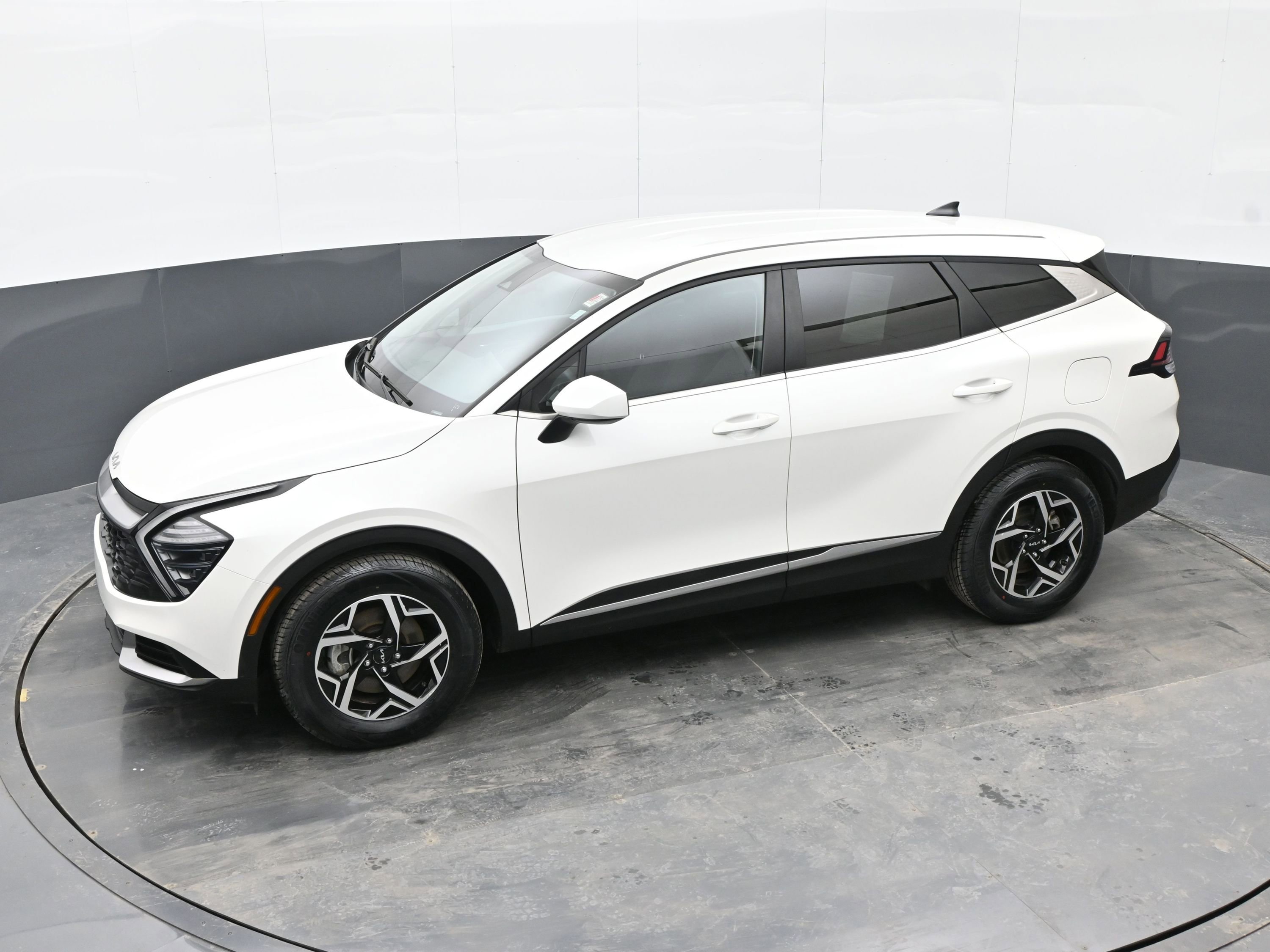 Used 2024 Kia Sportage LX image 32