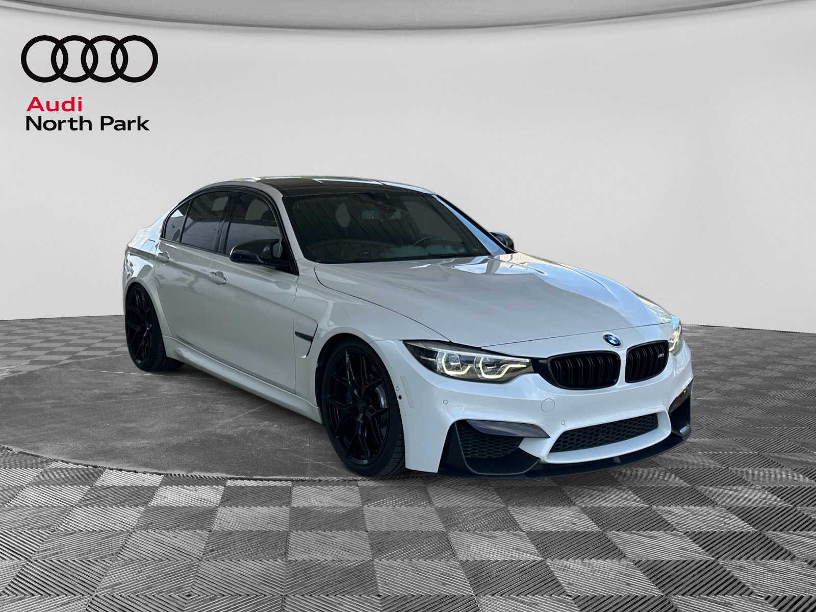 Used 2018 BMW M3 CS RWD image 7
