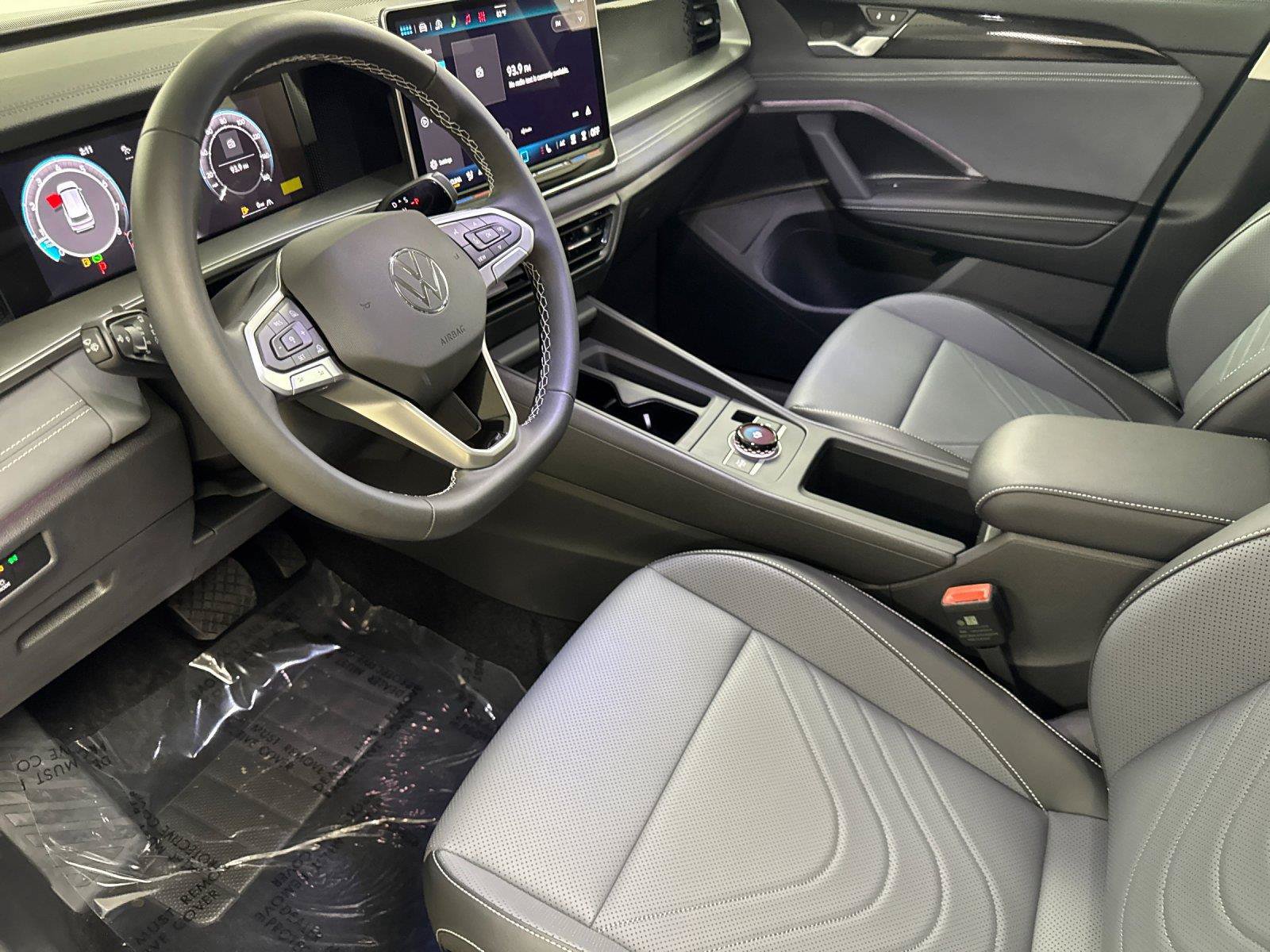 New 2026 Volkswagen Tiguan SE AWD/4WD image 9