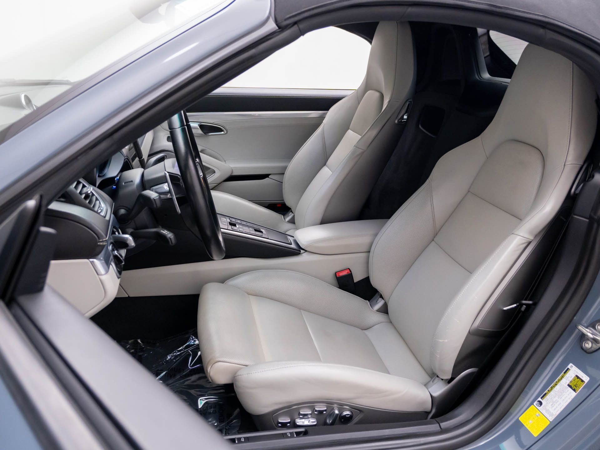 Used 2018 Porsche 718 Boxster GTS image 5