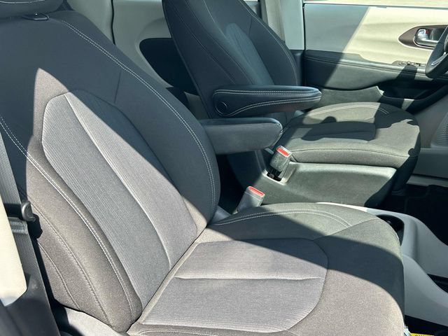 Used 2023 Chrysler Voyager LX FWD image 24