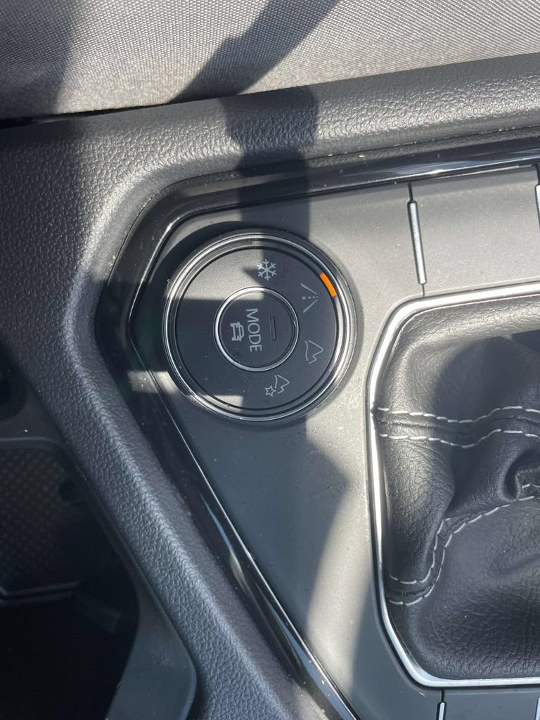 Certified 2024 Volkswagen Taos S AWD/4WD image 28