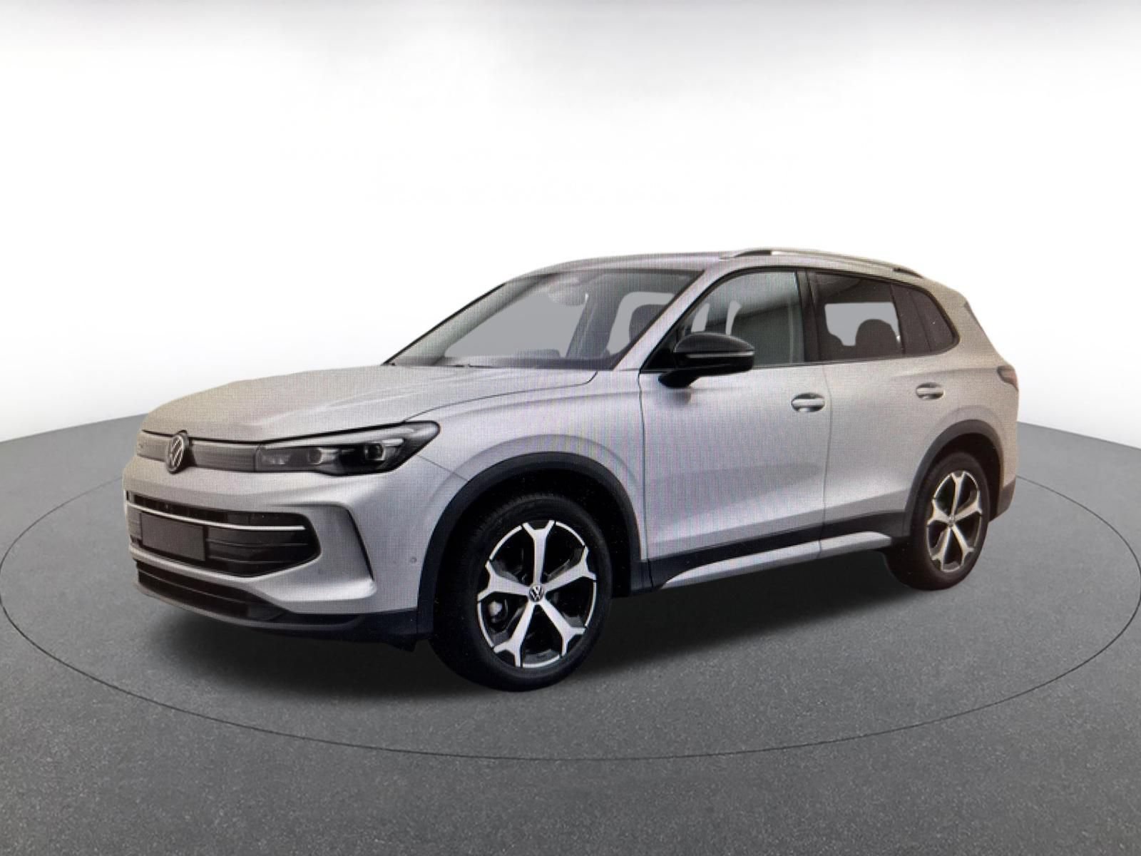 Used 2026 Volkswagen Tiguan SE AWD/4WD image 9