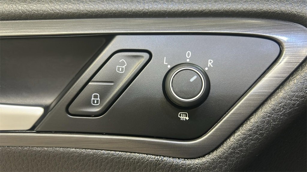 Used 2019 Volkswagen e-Golf SE w/ Driver Assistance Package image 29