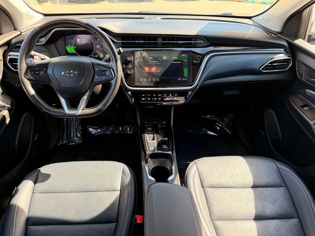 Used 2022 Chevrolet Bolt EUV Premier w/ Sun & Sound Package FWD image 8