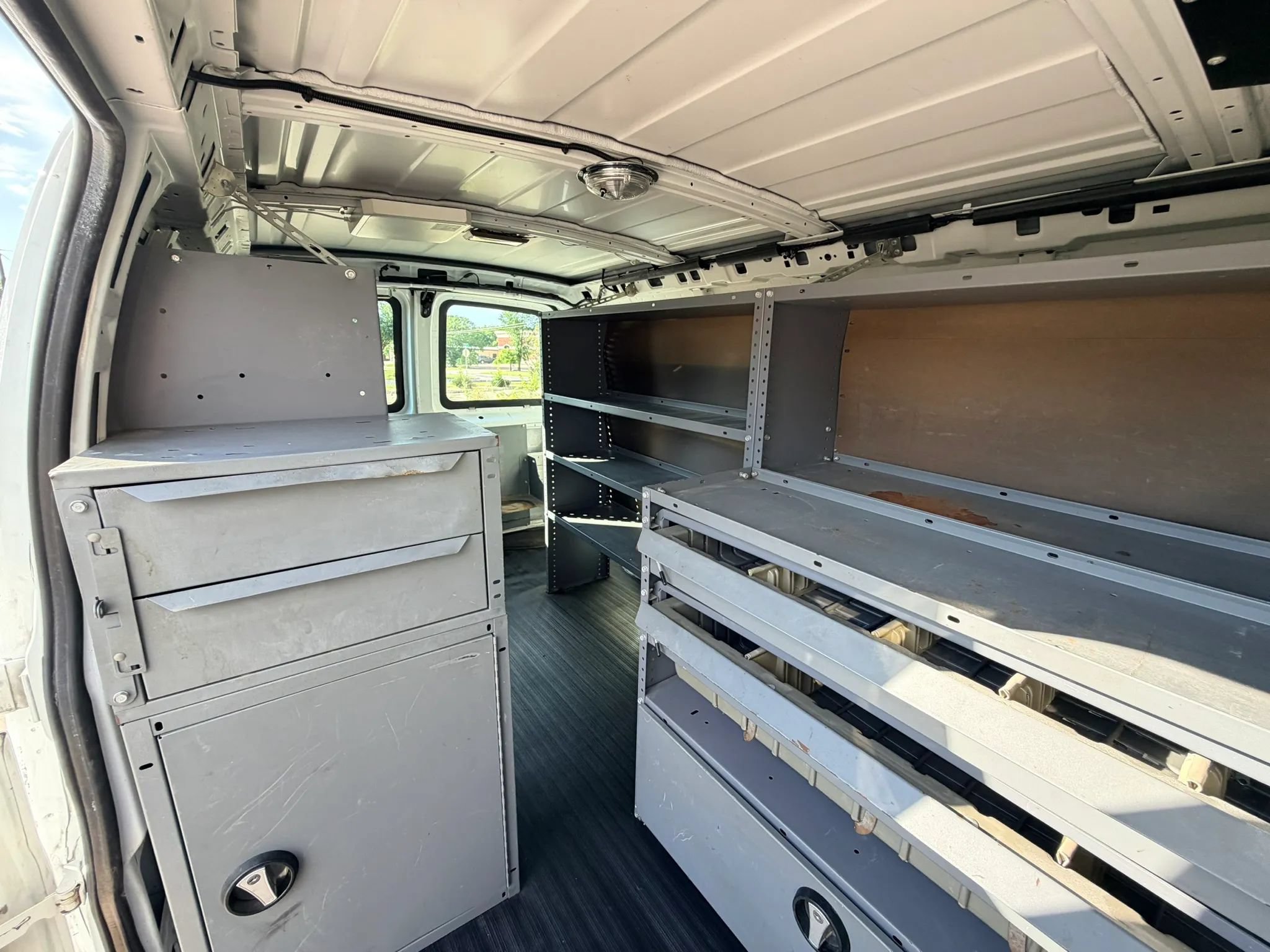 Used 2013 Chevrolet Express 2500 RWD image 12