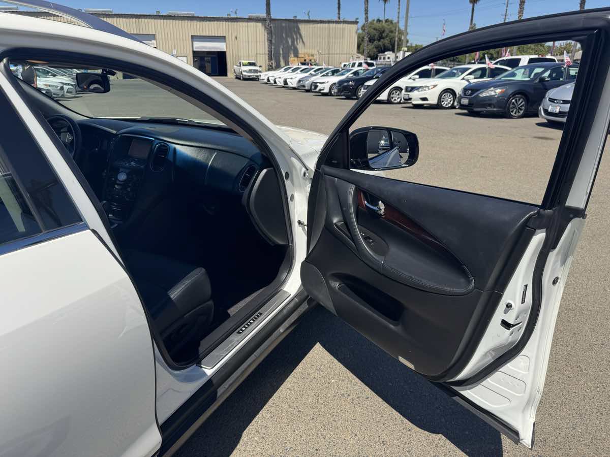 Used 2016 INFINITI QX50 2WD w/ Technology Package image 16